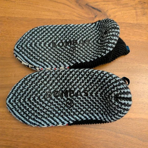 Bombas Black and Cream Patterned Slippers - Picture 3 of 6